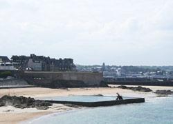 Saint-Malo Intra-Muros – BEACH OF BON SECOURS – 45 min